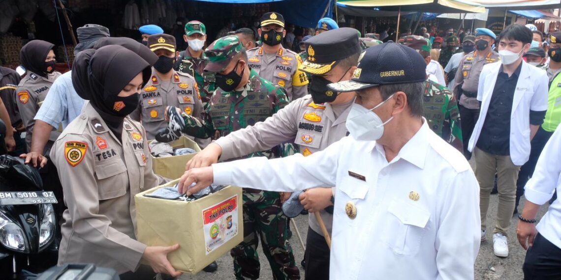 Kapolda Riau Bersama Pangdam I/ BB dan Gubernur Riau, Gelar Kegiatan Sosial Bantu Masyarakat