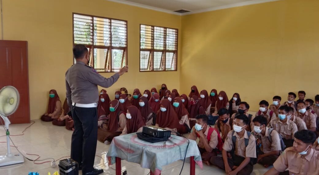 Satlantas Polres Kampar Adakan Sosialisasi Tertib Berlalulintas di SMAN 1 Koto Kampar Hulu