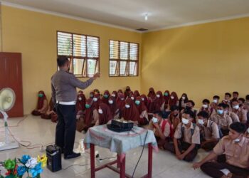 Satlantas Polres Kampar Adakan Sosialisasi Tertib Berlalulintas di SMAN 1 Koto Kampar Hulu