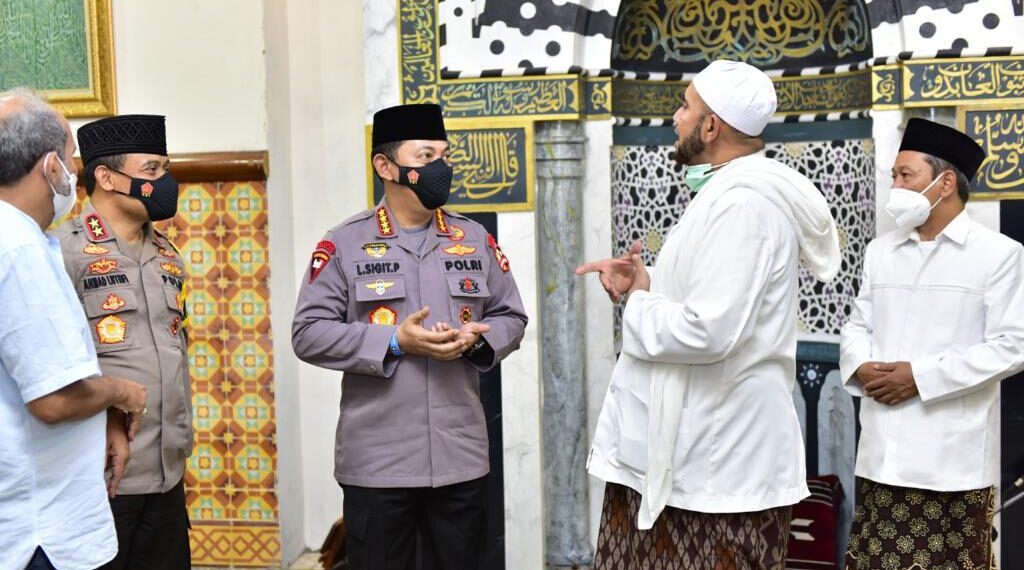 Kapolri Silahturahmi ke Habib Syech, Bicarakan Penanganan Covid-19 dan Program Vaksinasi Nasional