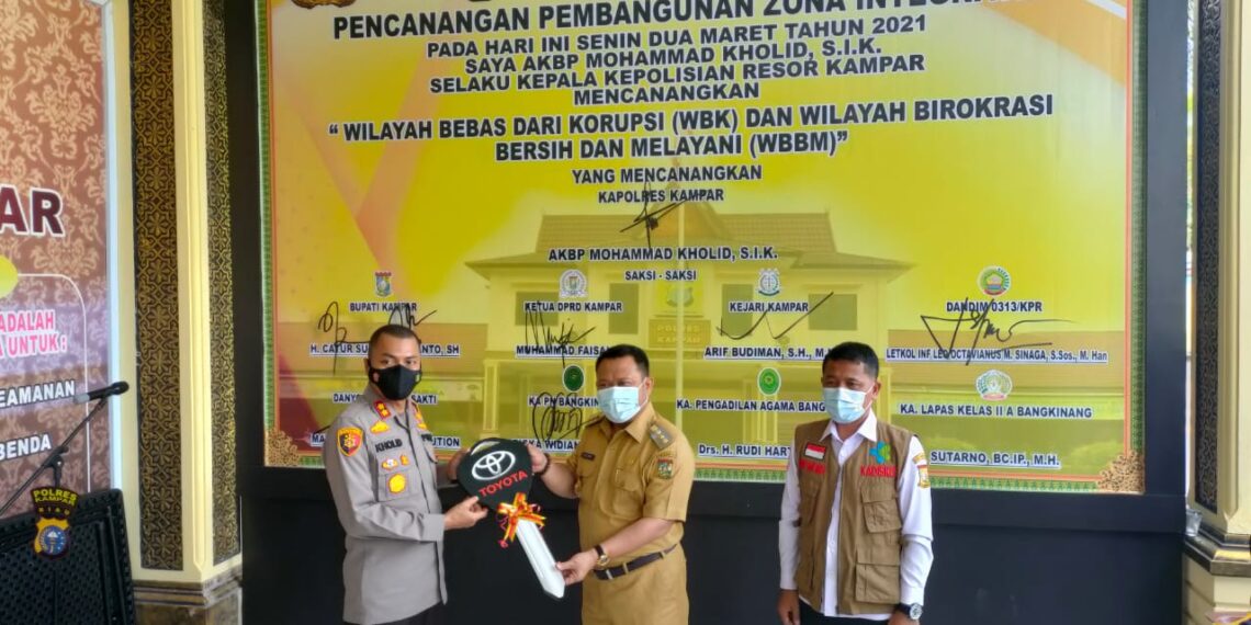 Polres Kampar Terima Bantuan Ambulan dari Pemkab Kampar, Diserahkan Langsung oleh Bupati