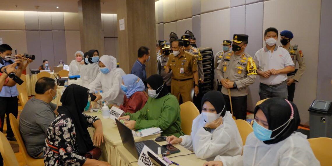 Kapolda Riau Dukung Penuh Program Strategis Nasional Vaksinasi Covid-19 Untuk Masyarakat