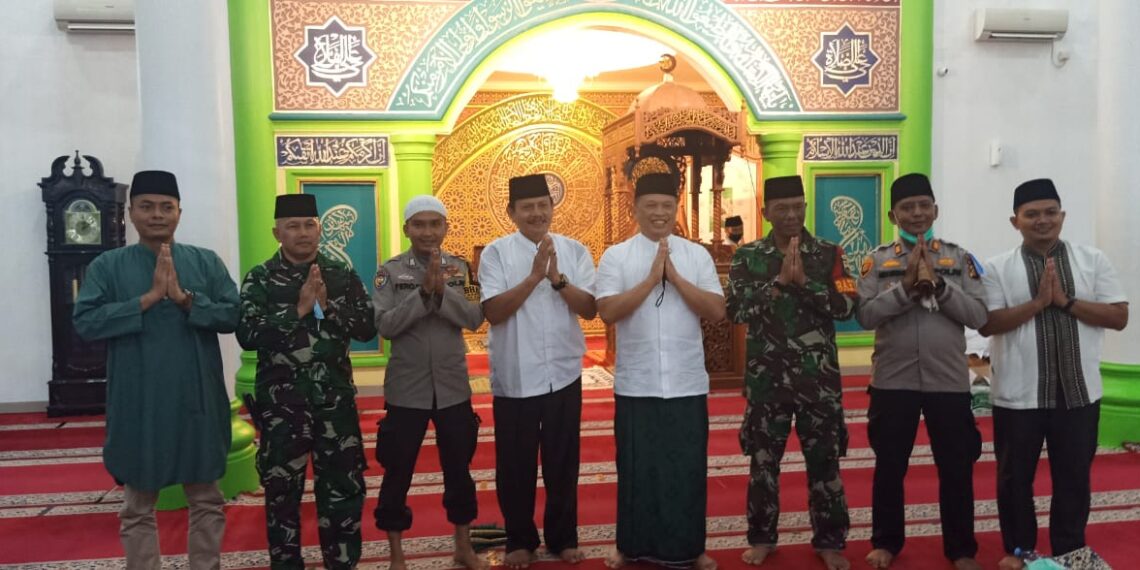 Kapolda Riau Gelar Safari Ramadhan di Masjid Raya Ittihadul Ummah Pandau Jaya Siak Hulu
