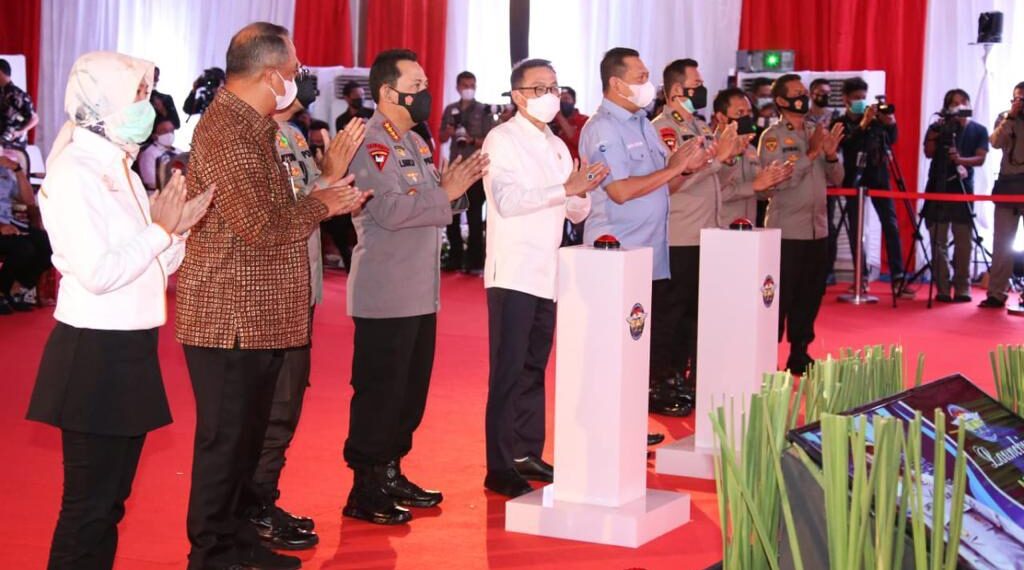 Kapolri Lounching Inovasi Baru Aplikasi SIM Nasional Presisi