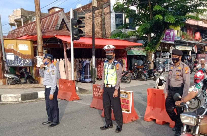 Selama Ramadhan Personel Polres Kampar Lakukan Pengamanan Pasar Tumpah Jelang Buka Puasa