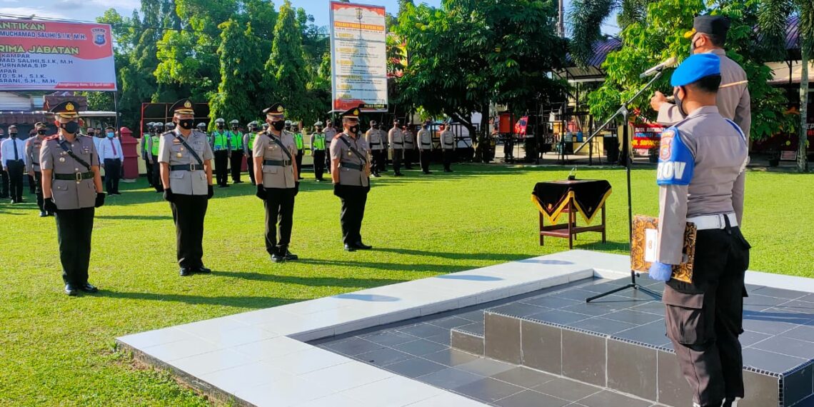Kapolres Kampar Pimpin Upacara Sertijab Waka Polres, Kabag Ops dan Kapolsek Kampar