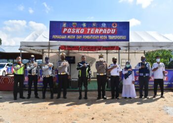 Dirlantas Polda Riau Tinjau Posko Terpadu Peniadaan Mudik di Wilayah Kampar 
