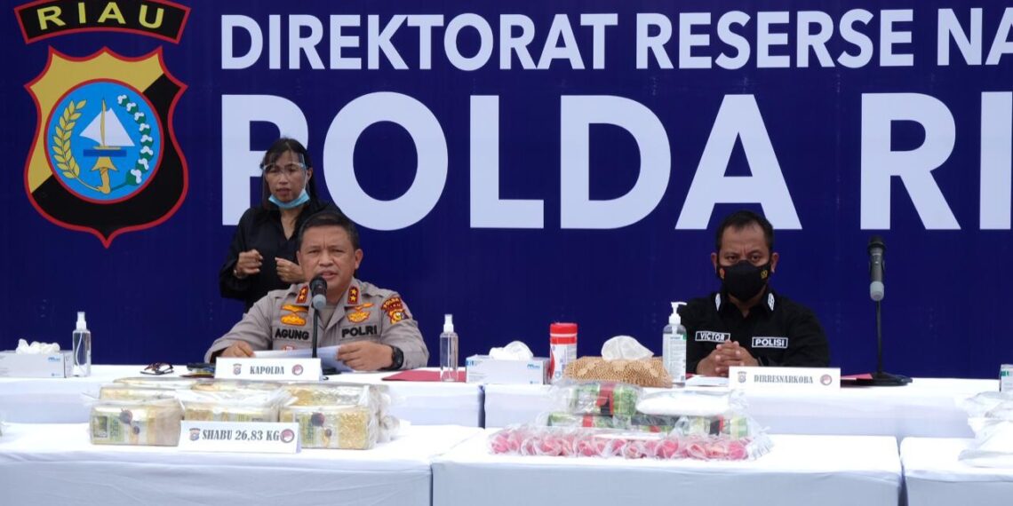 Kapolda Riau Pimpin Pemusnahkan Barang Bukti Narkotika Berupa 26,83 KG Shabu