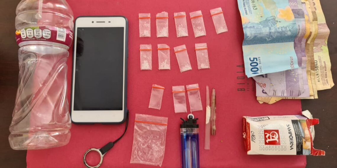Polsek Siak Hulu Tangkap Pelaku Narkoba dengan Barang Bukti 9 Paket Shabu Siap Edar