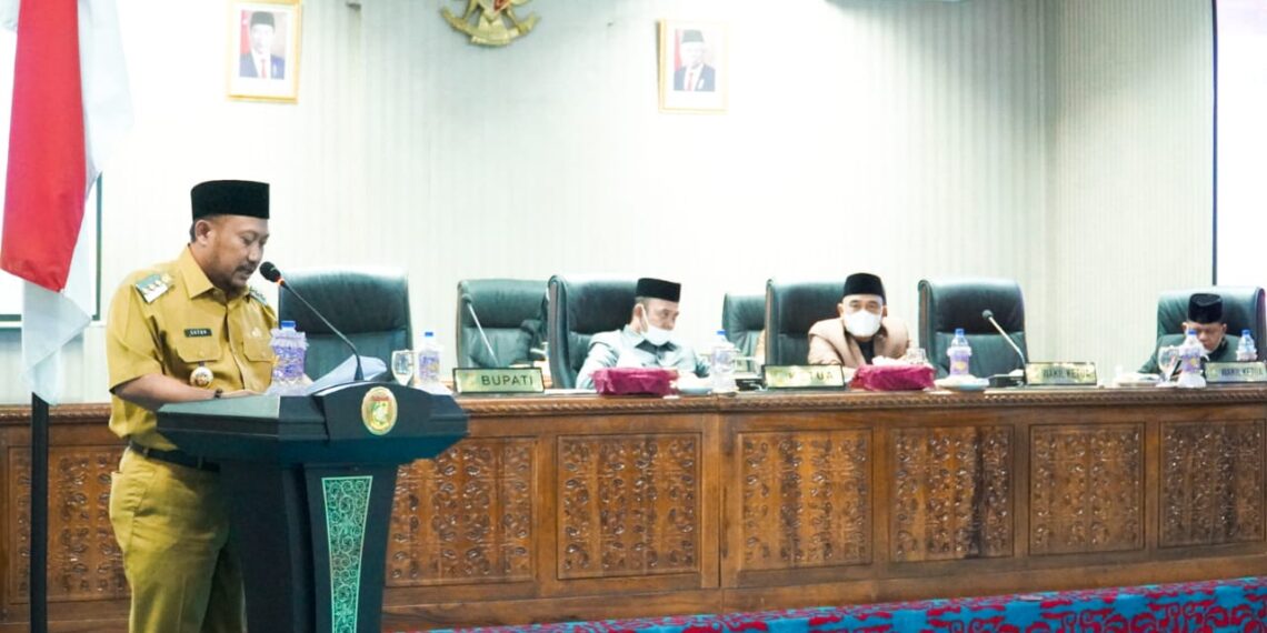 DPRD Kampar Terima Laporan PertanggungJawaban Bupati Kampar Pelaksanaan APBD tahun 2020. 