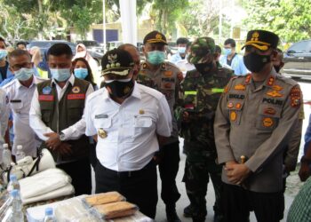Bupati Kampar Bersama Kapolres Kampar Tinjau Pos PPKM Desa Tarai Bangun Kec. Tambang 