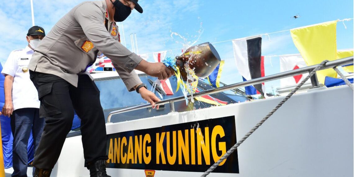 Kapolda Resmikan Kapal Pemburu Cepat (KPC) Lancang Kuning IV-2006 Milik Ditpolair Polda Riau