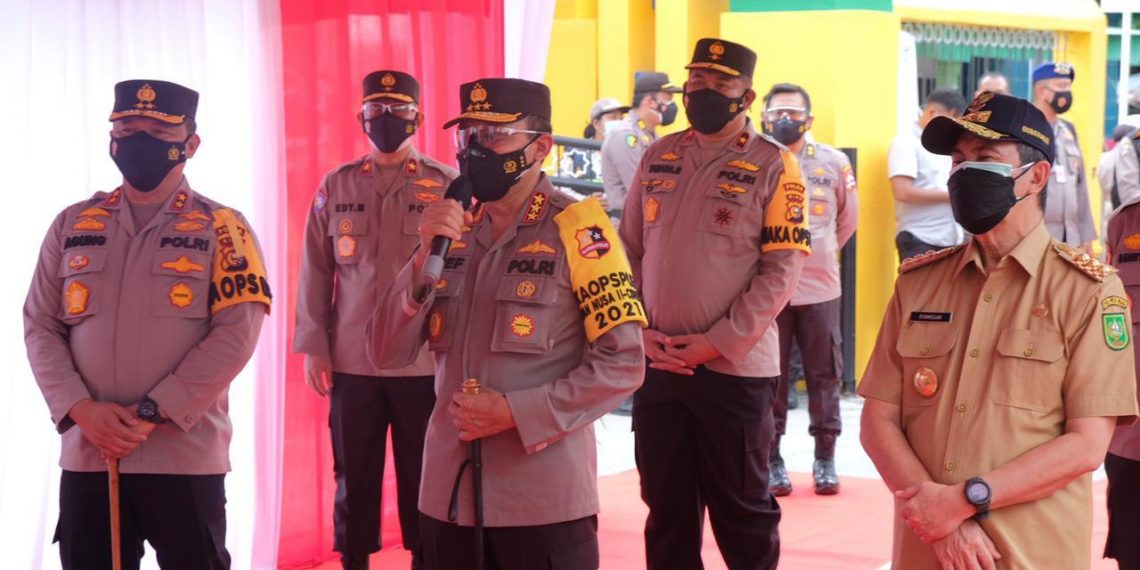 Kabaharkam Polri Puji Penanganan Covid-19 di Riau, Saat Tinjau Tempat Isoter di Asrama Haji