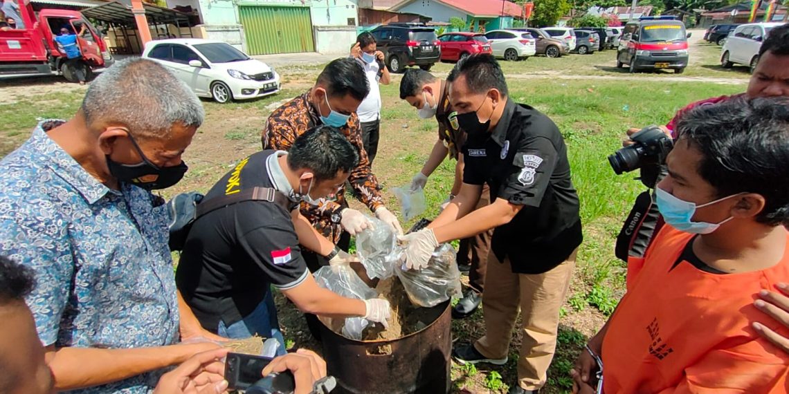 Polres Kampar Musnahkan Barang Bukti Narkotika Jenis Daun Ganja Kering Seberat 8,88 Kg