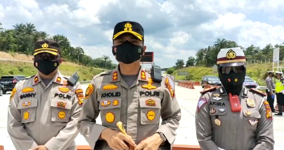 Polres Dumai Lakukan Penyekatan Di Pintu Tol Dumai – Pekanbaru, Batasi Arus Lalin Saat PPKM