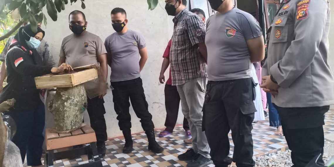 Kapolres Kampar Kunjungi Kelompok Tani Lebah Triguna / Galo-Galo Desa Salo Timur