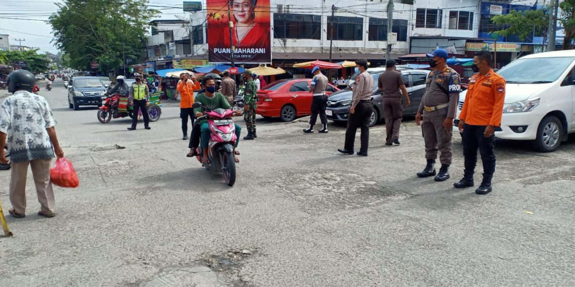 Tim Justisi Gabungan Di Kampar Tindak Pelanggar Protkes Di Kasawan Plaza Bangkinang