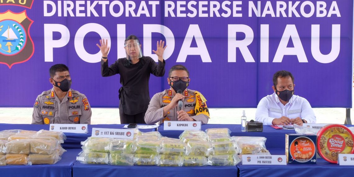 Polda Riau dan Jajaran, Gagalkan Peredaran 117 Kg Shabu dan 1000 Pil Ekstasi Asal Malaysia