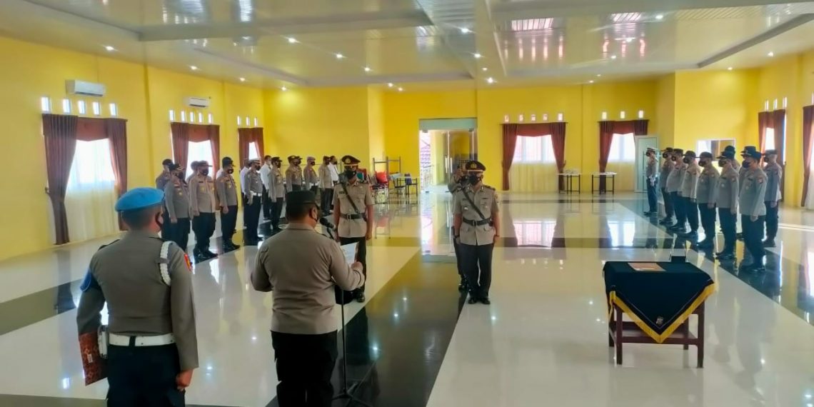 Kapolres Kampar Pimpin Upacara Sertijab Kapolsek XIII Koto Kampar