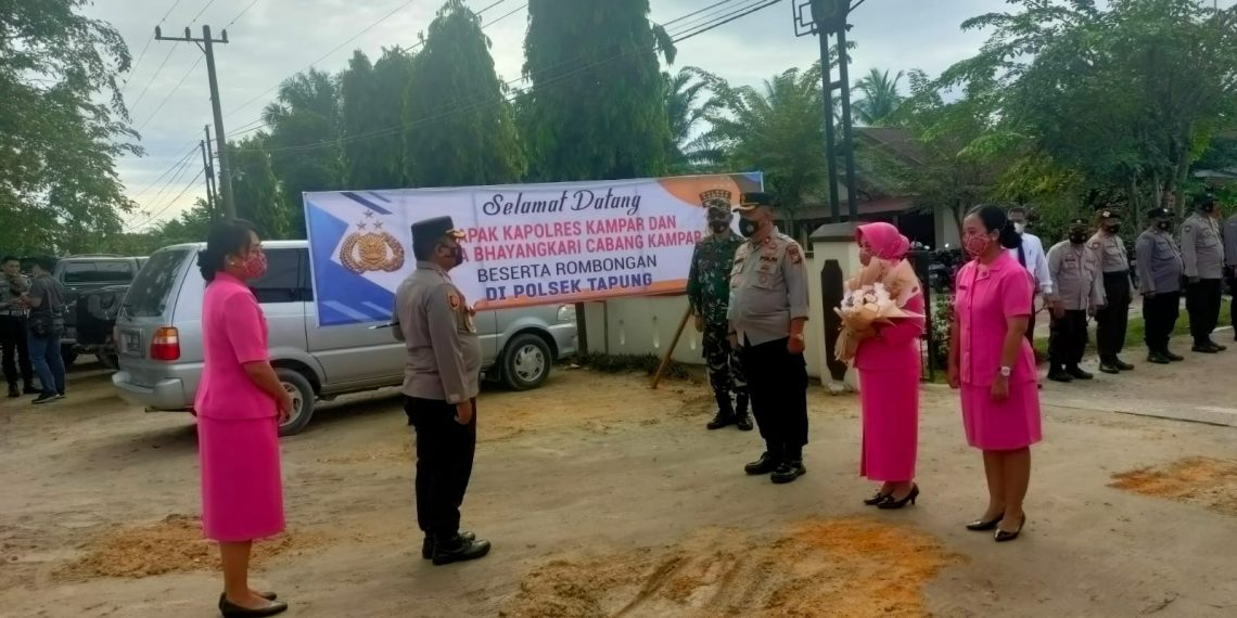 Kunjungan Kerja ke Polsek Tapung, Kapolres Kampar Gelar Silaturahmi dengan Tokoh Masyarakat