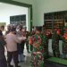 Personel Polsek Tapung Beri Surprise HUT TNI ke-76 Untuk Anggota Koramil 16 Tapung