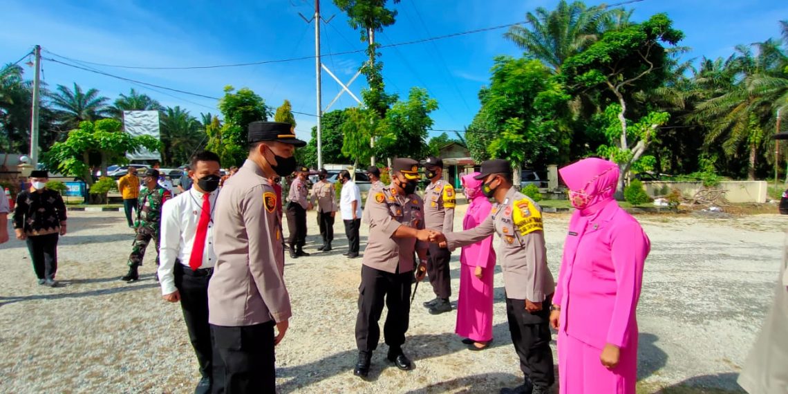 Kapolres Kampar Silaturahmi dengan Upika dan Tokoh Masyarakat di Polsek Tapung Hilir