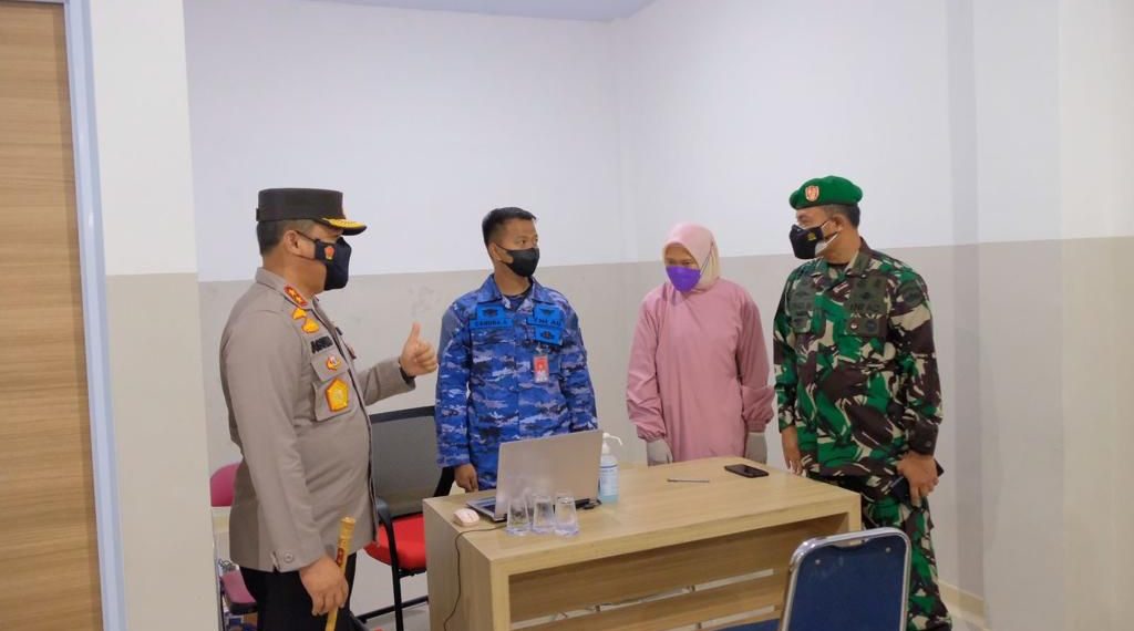 Alumni Akabri 99 Riau Peduli, Salurkan 1000 Bansos Dan Gelar 1000 Vaksinasi.