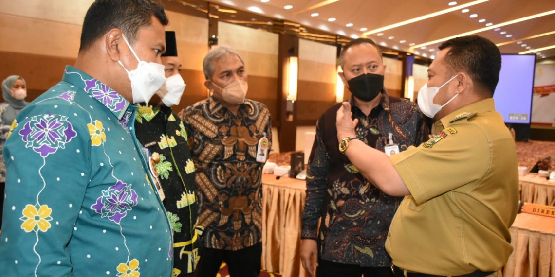 Bupati Kampar Minta Para Pimpinan Baru Bank Riau Berikan Kontribusi Lebih