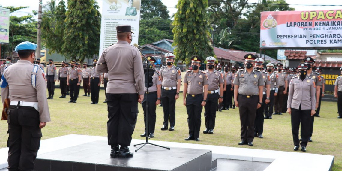 Kapolres Kampar Pimpin Upacara Kenaikan Pangkat Personil Periode 1 Januari 2022