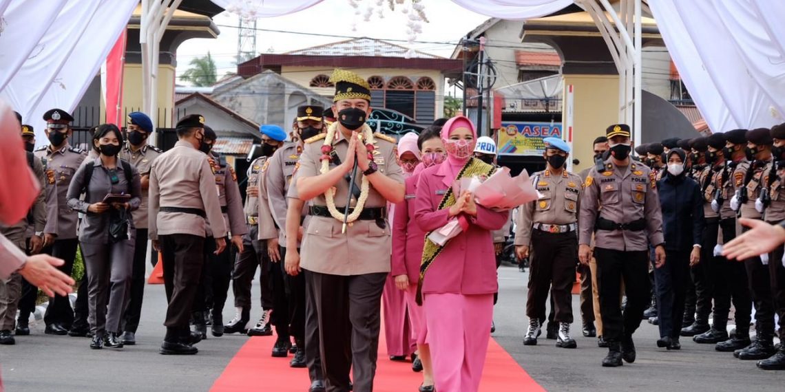 Farawell And Wellcome Parade Digelar, Polda Riau Miliki Pimpinan Baru.