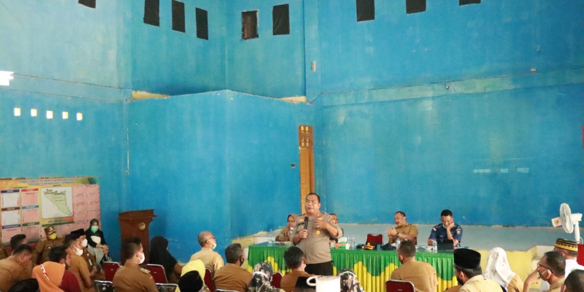 Kapolres Kampar Gandeng Seluruh Kades dan Kepsek dalam Percepatan Vaksinasi