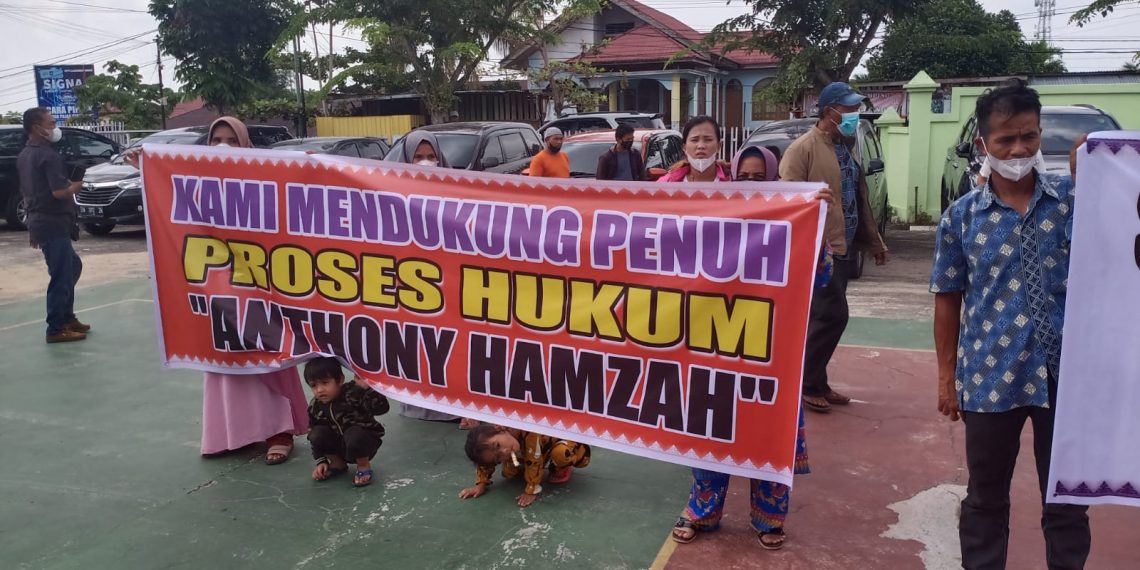 Forum Masyarakat Peduli Kopsa-M Minta PN Bangkinang Tolak Praperadilan Anthony Hamzah
