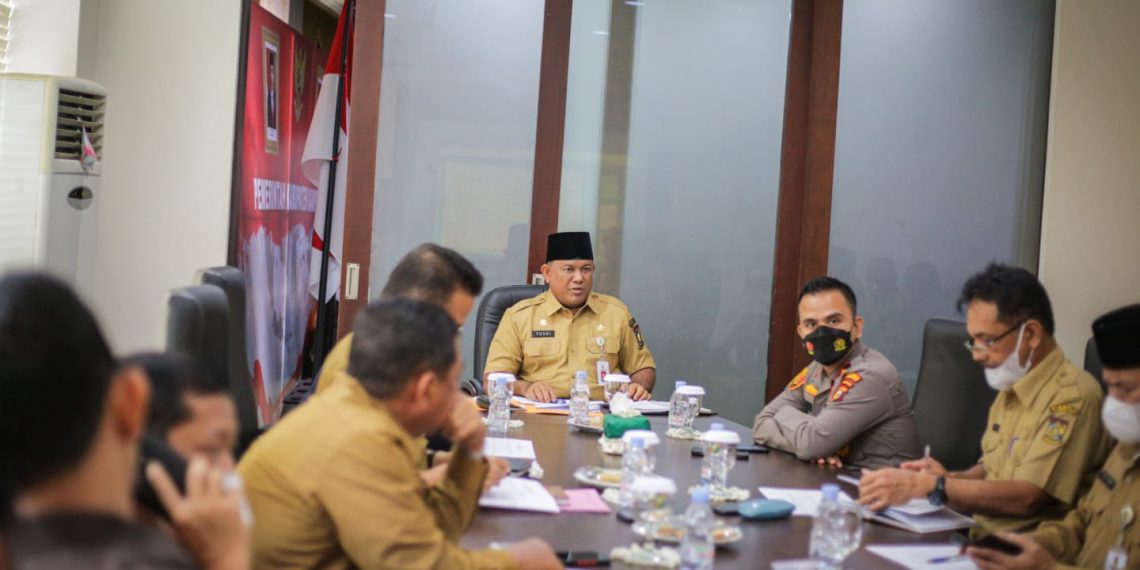 Waka Polres Kampar Hadiri Rapat Percepatan Vaksinasi di Kantor Bupati