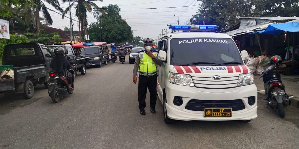 Satlantas Polres Kampar Lakukan Penerangan Keliling Operasi Keselamatan Lancang Kuning 2022 
