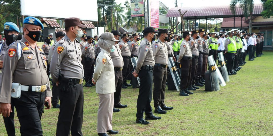 Siagakan 2/3 Personel Agar Situasi Unras Mahasiswa Berlangsung Kondusif, Polres Kampar: Hormati Hak Orang Lain, Tetap Jaga Prokes
