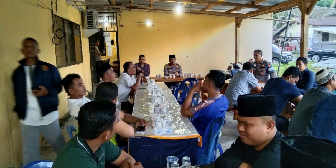 Pererat Silaturahmi, Polsek Kampar Adakan Buka Puasa Bersama Seluruh Personil dan PHL