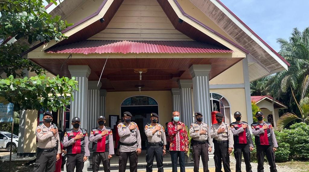 Memperingati Kenaikan Isa Almasih, Tim Samapta Polres Kampar Lakukan Pengamanan Gereja