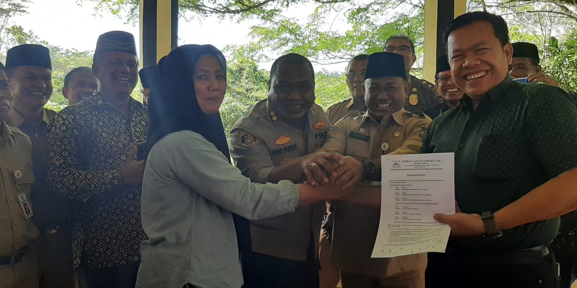 Dimediasi Lembaga Adat Kampar, Kedua Pihak Berseteru di KUD Iyo Basamo Terantang Sepakati Perdamaian Tertulis