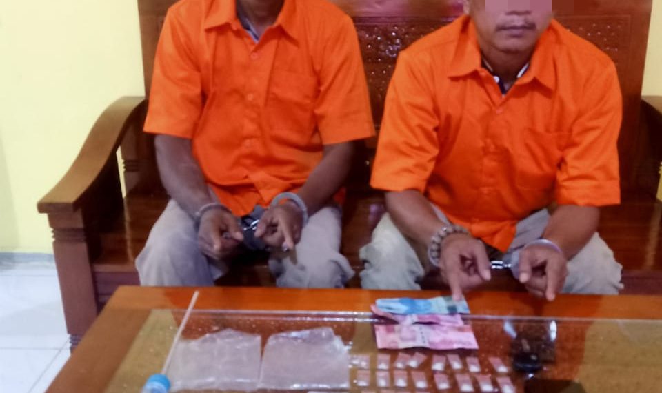 Sempat Kabur di dalam Kebun Karet, Akhirnya 2 Pelaku Narkoba Tak Berkutik Tangkap Polsek Kampar Kiri