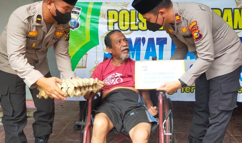 Lagi! Jumat Barokah, Polsek Tambang Berbagi Sembako Kepada 5 Warga Kurang Mampu di Kampa