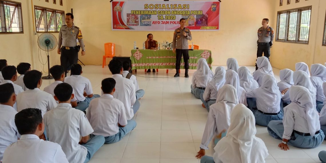 Lagi, Polsek Tambang Sosialisasi Penerimaan Polri di SMAN 2 Kampar Timur