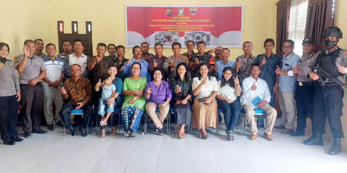 Polsek Tapung Hilir Gelar Rakor Persiapan Pengamanan Natal 2022 dan Tahun Baru 2023 Bersama Pengurus Gereja di wilayah Kec. Tapung Hilir