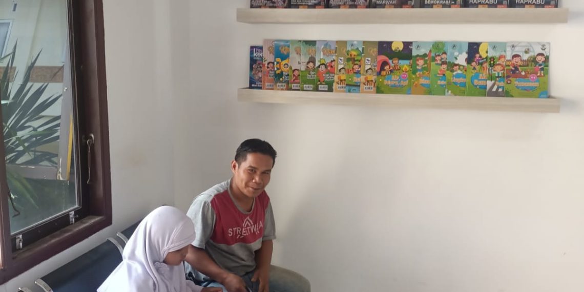 Menuju Polri Presisi, Kasat Reskrim Polres Kampar Sediakan Perpustakaan Mini di Ruang Tunggu