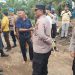 Kapolres Kampar Pimpin Langsung Pengamanan Aksi Damai Masyarakat di Areal PT SAL