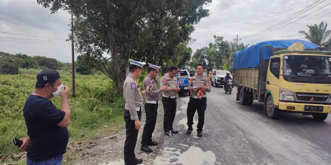 Tabrakan Beruntun, Pengemudi Mobil Daihatsu Luka Berat