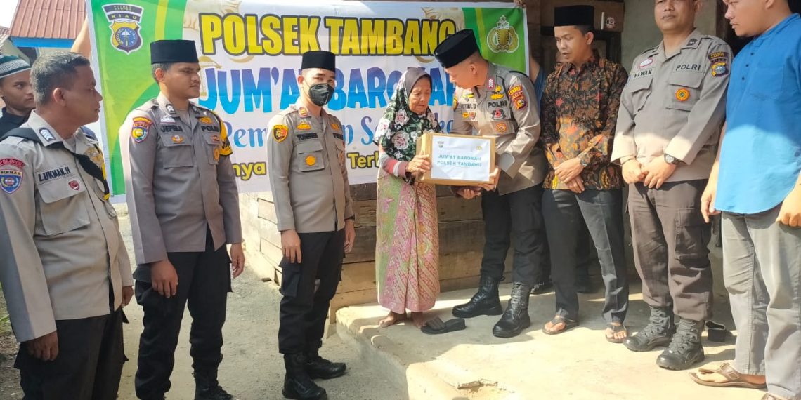 Lagi! Jumat Barokah, Polsek Tambang Berikan Bansos Kepada Warga Kurang Mampu
