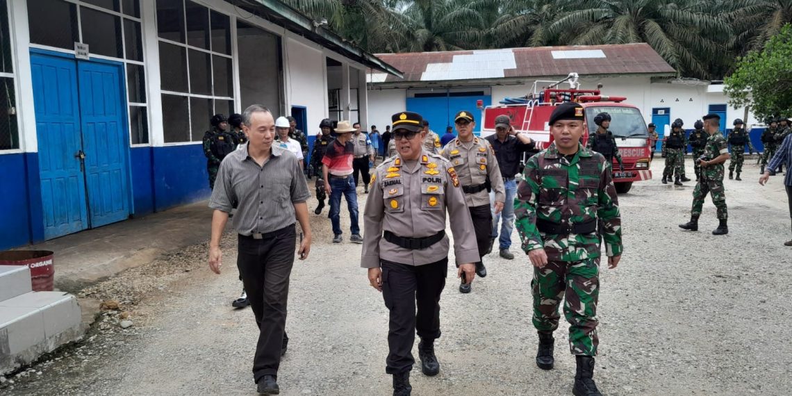 Polsek Siak Hulu Gandeng TNI Lakukan Pengecekan Alat Antisipasi Karhutla Perusahaan