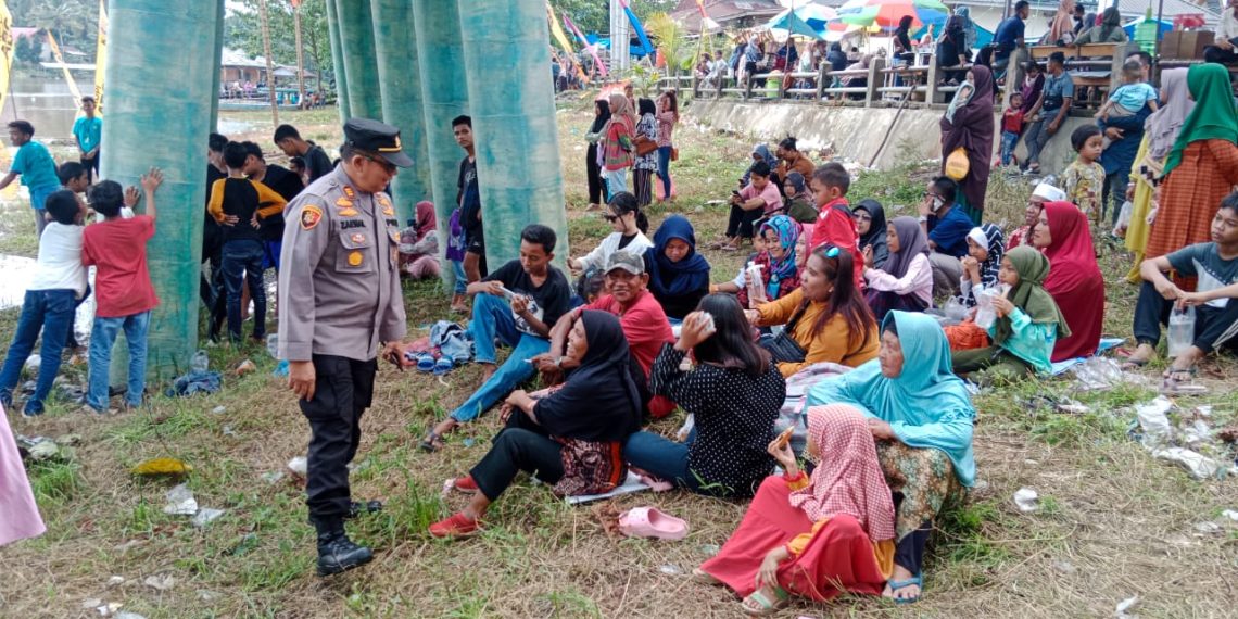 Zainal Arifin Langsung Pimpin Pengamanan Balimau Kasai di Desa Teratak Buluh