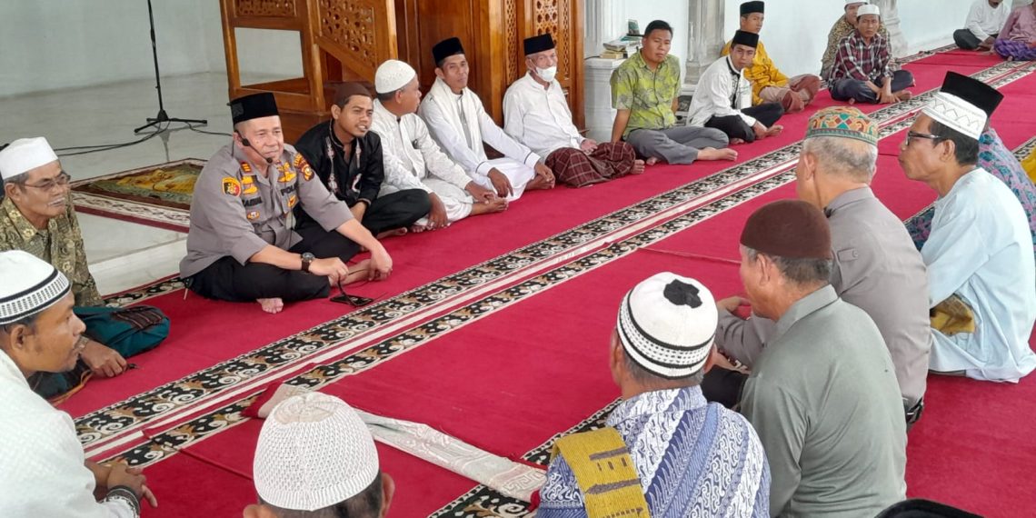 Jumat Curhat, Kapolsek Siak Hulu Sampaikan Himbauan dan Pesan Kamtibmas Kepada Jamaah Masjid