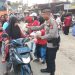 Polsek Tapung Hulu Bagikan 300 Paket Takjil Gratis Kepada Masyarakat